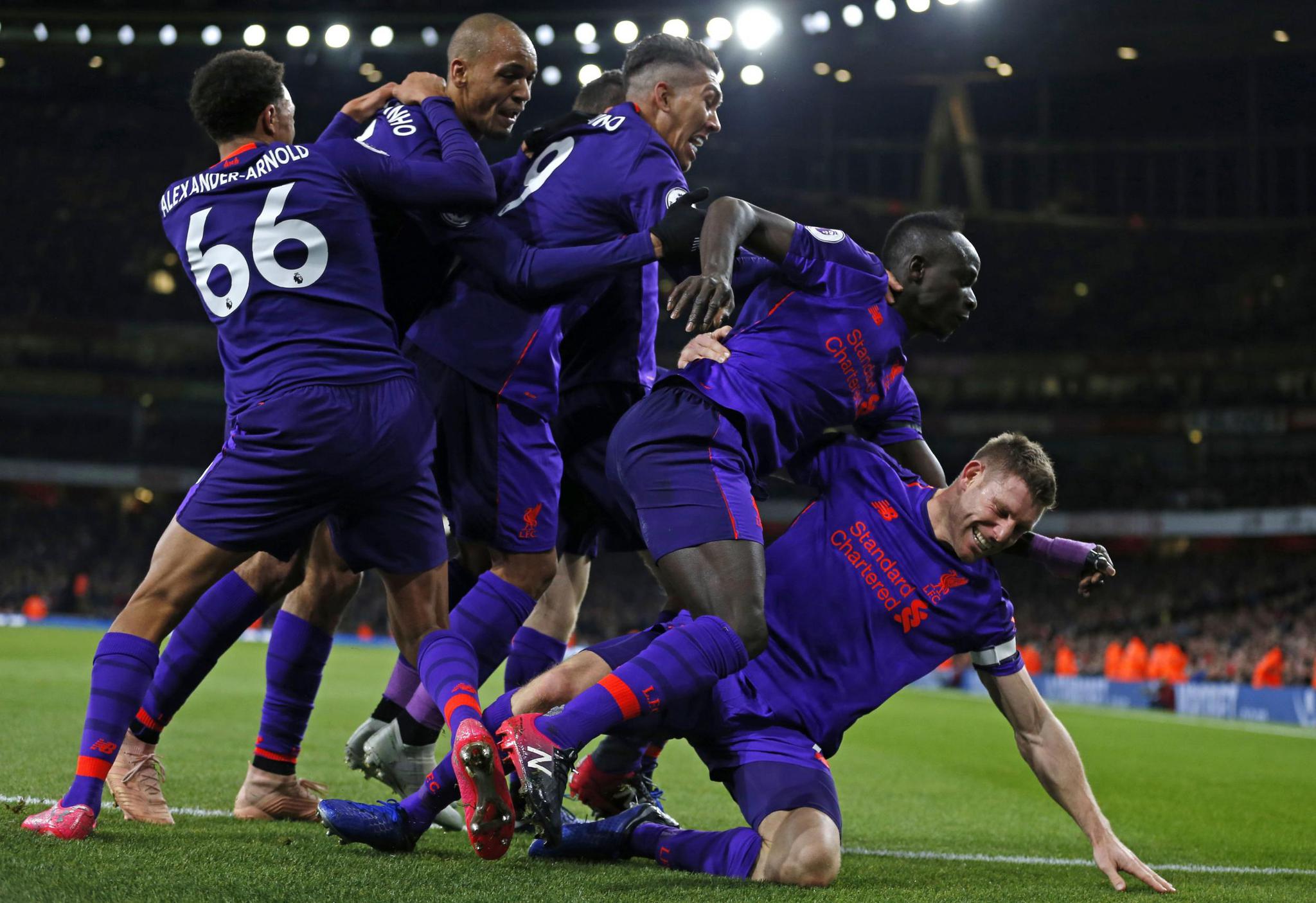 铝间隔条切割机